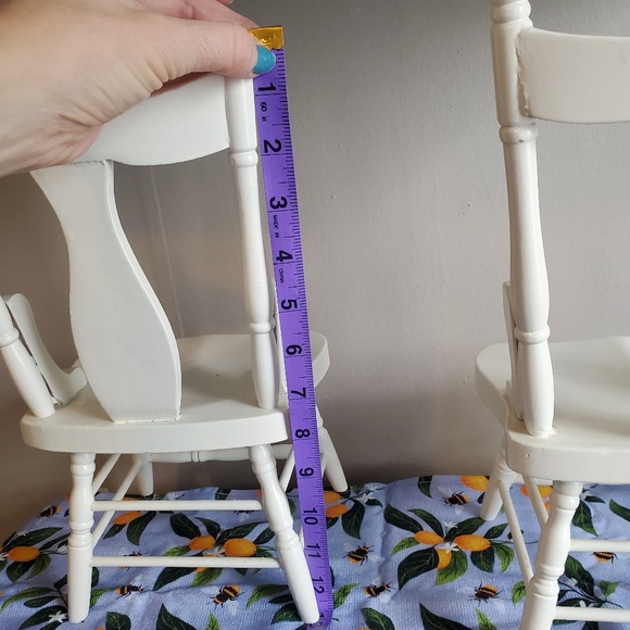 Vintage woooden doll chairs (2), cream colored, fair condition - Picture 6 of 6